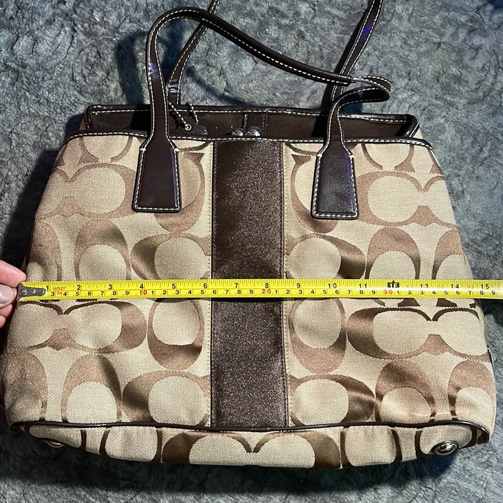 Authentic Medium Large Coach Bag - image 5